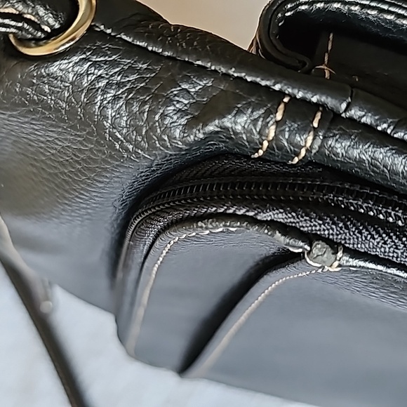 Tignanello black leather crossbody purse - Picture 8 of 10